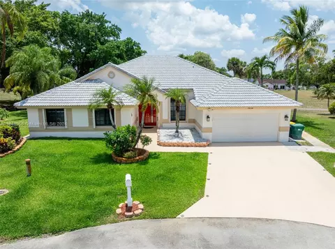 7824 NW 83rd St, Tamarac, FL 33321