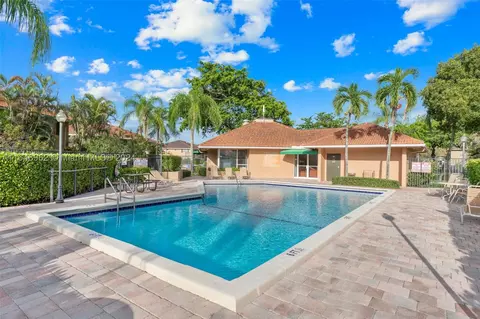 10417 NW 7th St #202, Pembroke Pines, FL 33026