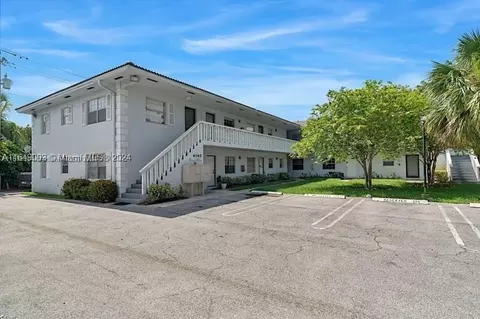 4140 Woodside Dr #207, Coral Springs, FL 33065