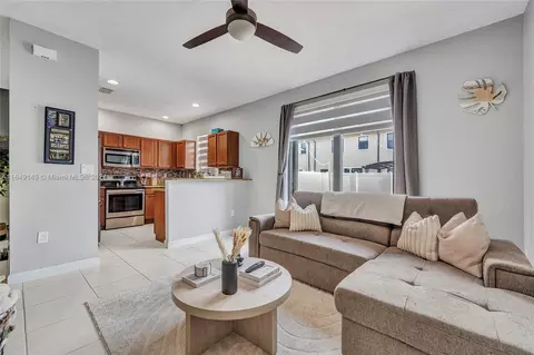 3307 W 90th St, Hialeah, FL 33018 photo 10