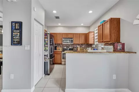 3307 W 90th St, Hialeah, FL 33018 photo 11