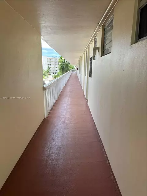 2910 Point East Dr #M312, Aventura, FL 33160