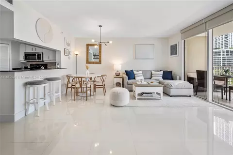 701 Brickell Key Blvd #708, Miami, FL 33131