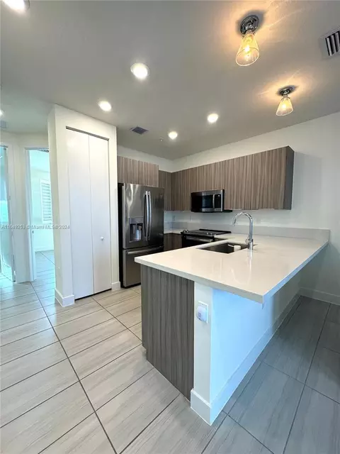 6450 NW 102nd Ct #301, Doral, FL 33178