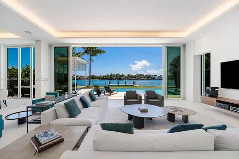 1844 Daytonia Rd, Miami Beach, FL 33141