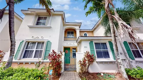4213 NE 9th St, Homestead, FL 33033