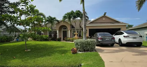1237 SW Malaga Ave, Port Saint Lucie, FL 34953