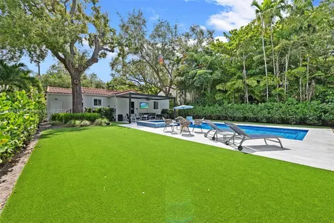 8256 NE 3rd Ct, Miami, FL 33138 photo 32