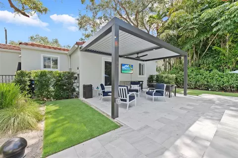 8256 NE 3rd Ct, Miami, FL 33138 photo 26