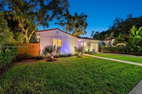 8256 NE 3rd Ct, Miami, FL 33138 photo 5
