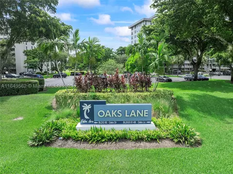 575 Oaks Ln #909, Pompano Beach, FL 33069