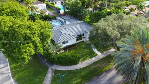 2 NW 109th St, Miami Shores, FL 33168