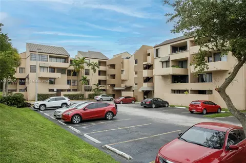 10400 SW 108th Ave #A203, Miami, FL 33176