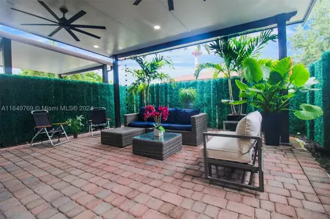 11476 SW 250th St, Homestead, FL 33032