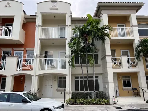 18426 NE 27th Ct, Aventura, FL 33160