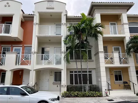 18426 NE 27th Ct, Aventura, FL 33160