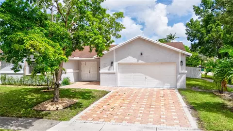 8501 NW 53rd Ct, Lauderhill, FL 33351