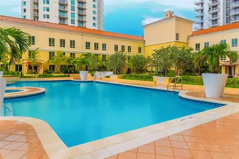 7350 SW 89th St #409S, Miami, FL 33156