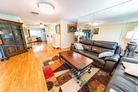 1901 SW 22nd Ave, Boynton Beach, FL 33426