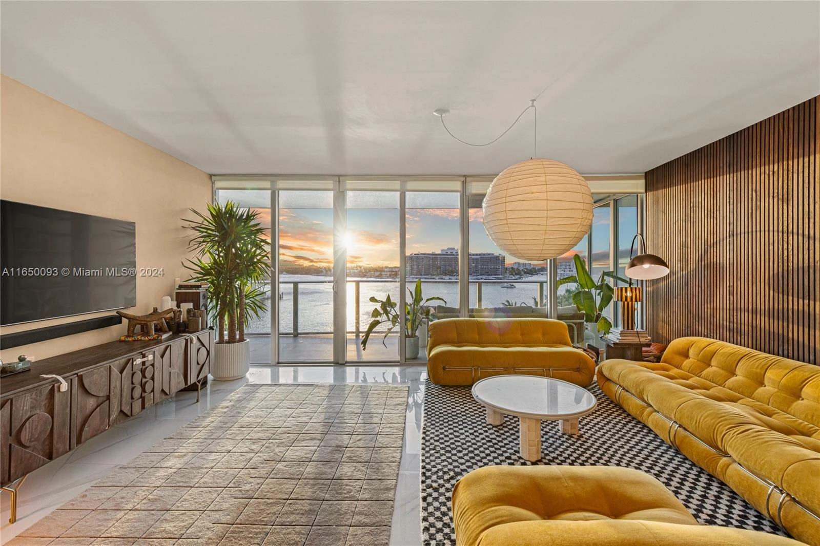 6620 Indian Creek Dr Unit 611  