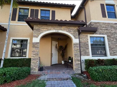 9383 W 33rd Ave, Hialeah, FL 33018