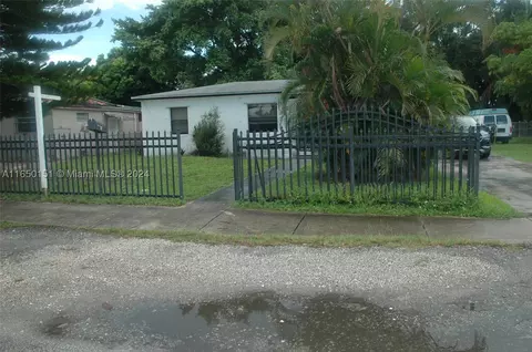3440 NW 98th St, Miami, FL 33147
