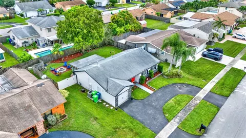 11831 NW 39th Pl, Sunrise, FL 33323