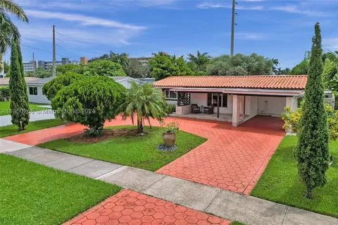 1112 NE 8th St, Hallandale Beach, FL 33009