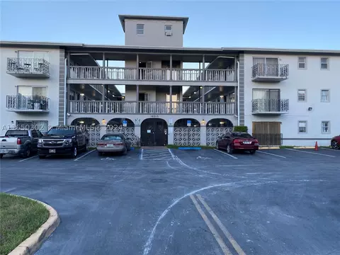 16215 NE 18th Ct #204, North Miami Beach, FL 33162