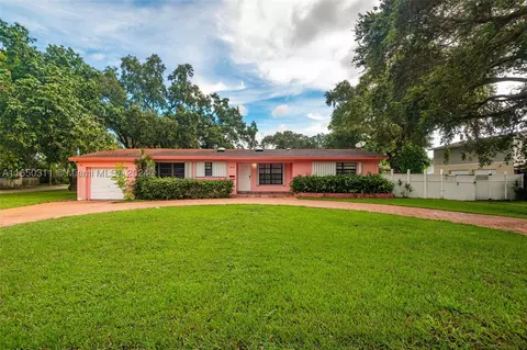 6853 SW 13th St, Pembroke Pines, FL 33023
