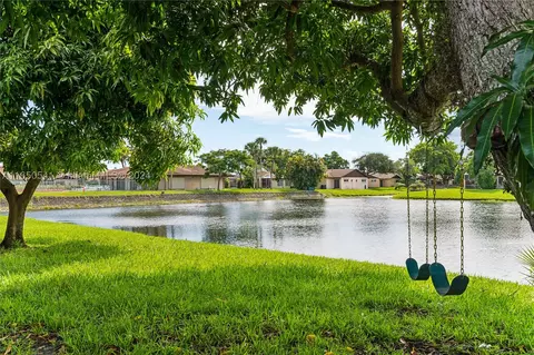 3220 E Meadows Cir #3220, Miramar, FL 33025