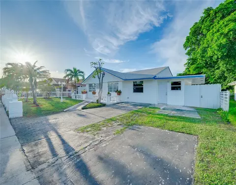 725 NW 15th Ct, Pompano Beach, FL 33060