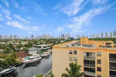 2903 N Miami Beach Blvd #808, North Miami Beach, FL 33160