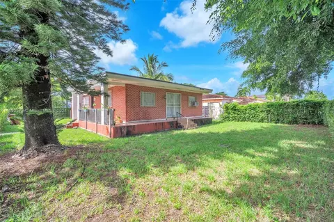 Exterior - 5750 E 3rd Ave, Hialeah, FL 33013 photo 3 of 4