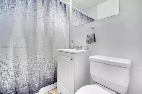 Bath - 5750 E 3rd Ave, Hialeah, FL 33013 photo 2 of 3
