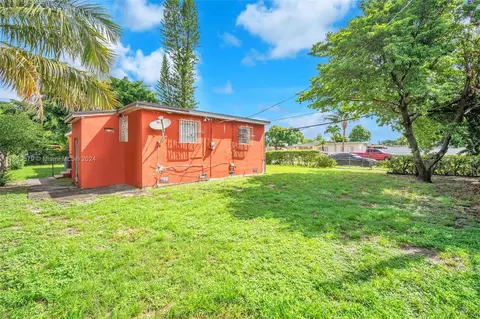 Exterior - 5750 E 3rd Ave, Hialeah, FL 33013 photo 4 of 4