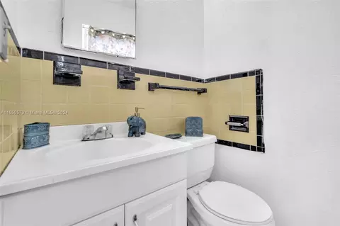 Bath - 5750 E 3rd Ave, Hialeah, FL 33013 photo 3 of 3