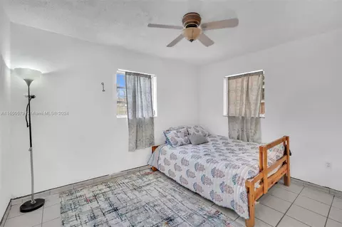 Bedroom - 5750 E 3rd Ave, Hialeah, FL 33013 photo 3 of 5