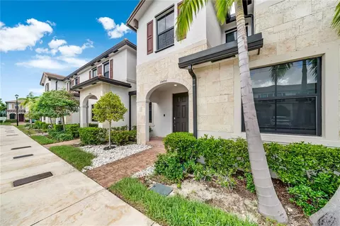10490 W 32nd Ln #10490, Hialeah, FL 33018