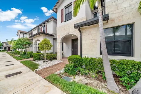 10490 W 32nd Ln #10490, Hialeah, FL 33018