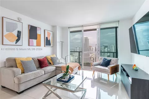 55 SE 6th St #4005, Miami, FL 33131
