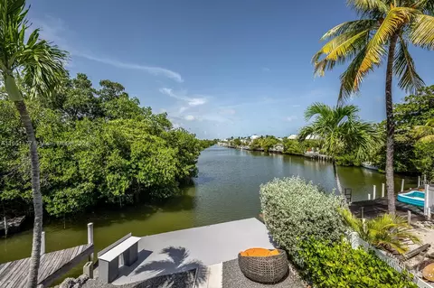 100 Iroquois Dr #3, Islamorada, FL 33036