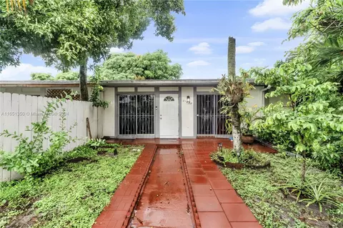 21458 NW 40th Cir Ct, Miami Gardens, FL 33055