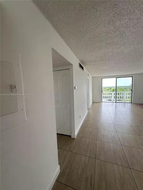 15600 NW 7th Ave #803, Miami, FL 33169
