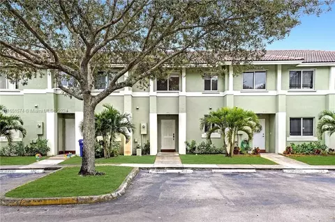 163 Hidden Ct Rd #I-51, Hollywood, FL 33023