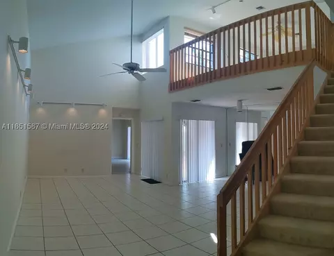 18032 NW 63rd Ct, Hialeah, FL 33015