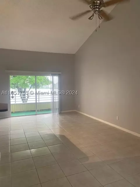 3457 NW 44th St #203, Oakland Park, FL 33309