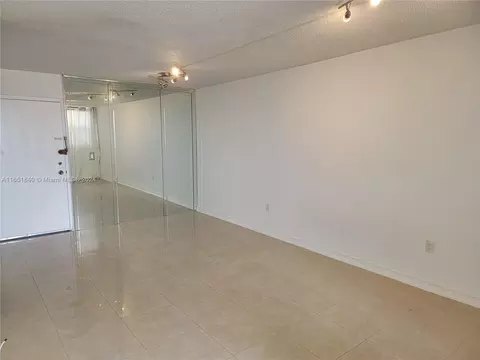 9440 W Flagler St #204, Miami, FL 33174