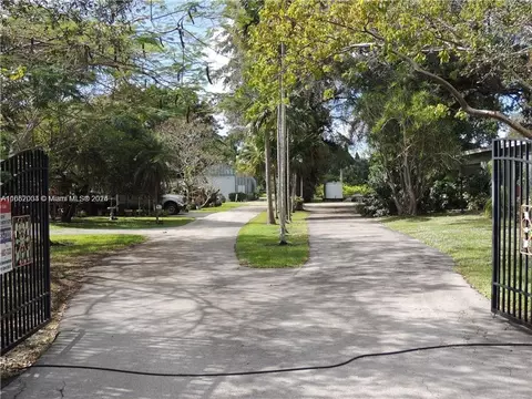 4801 SW 58th Ave, Davie, FL 33314