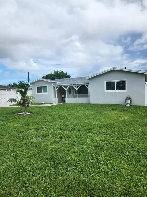 6425 Flagler St, Hollywood, FL 33023